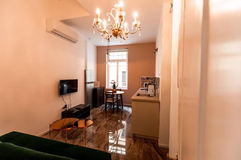 Cozy Apartment - Carmel Market by House of Palm - main image