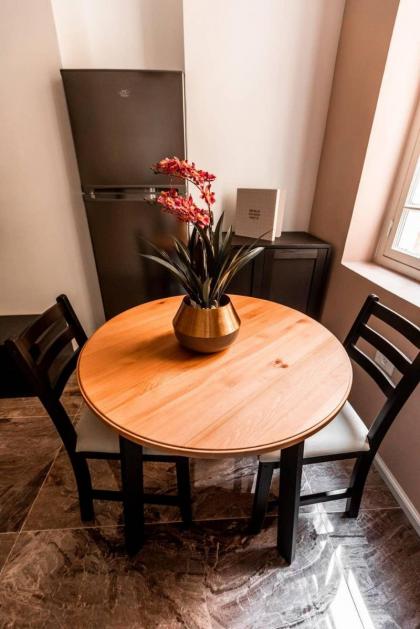 Cozy Apartment - Carmel Market by House of Palm - image 11