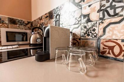 Cozy Apartment - Carmel Market by House of Palm - image 18
