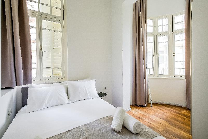 Two bedrooms apartment balcony by House of Palm - image 2