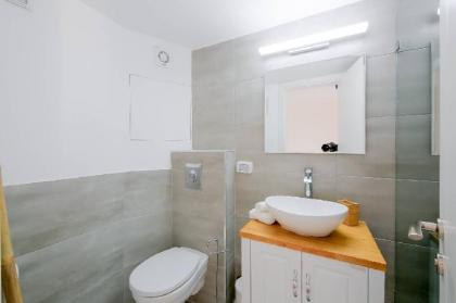 Duplex with Panoramic view on Tel Aviv - Sea view - image 10