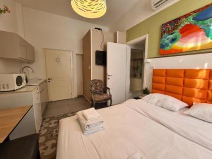 Lisetta - By Beach Apartments TLV - image 8