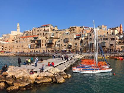 Deluxe 2-Bedroom Jaffa Dreams with Pool & Parking - image 8