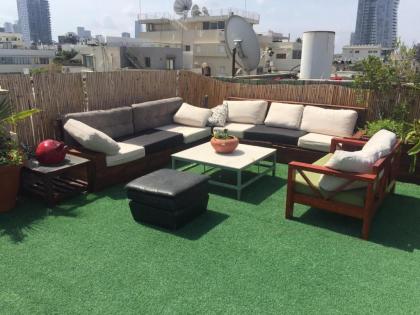 All in 3 minutes Apartment (by The Beach) - image 1
