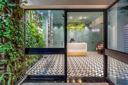 Dizengoff Garden Hotel - image 8