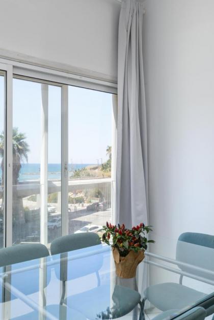 Sea View 2 bedroom apartment with Bomb Shelter - image 9