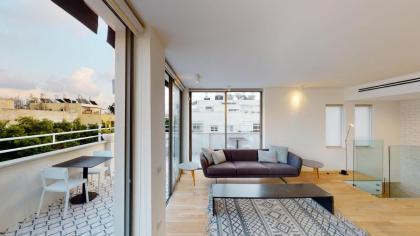 Authentic 3BR Penthouse in Ben Gurion by HolyGuest