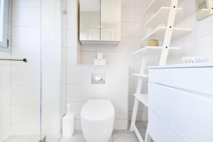 Modern 3-BR near Beach Club by HolyGuest - image 15