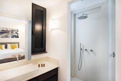 Design 3BR in TLV center by HolyGuest - image 15