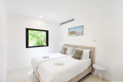 Design 3BR in TLV center by HolyGuest - image 16
