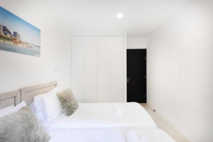 Design 3BR in TLV center by HolyGuest - image 17