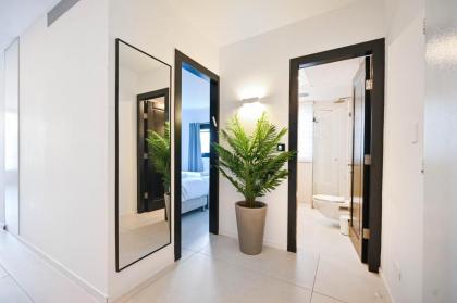 Design 3BR in TLV center by HolyGuest - image 18