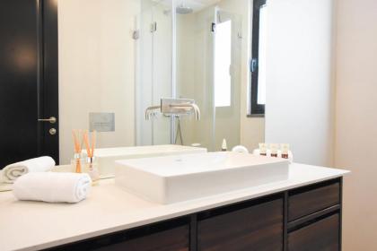 Design 3BR in TLV center by HolyGuest - image 19
