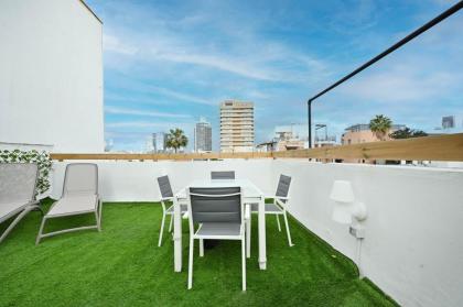 Design 3BR in TLV center by HolyGuest - image 5