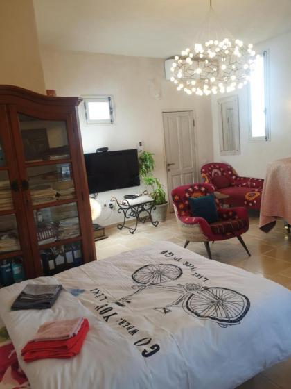 Luxury studio at the heart of old Jaffa - image 16