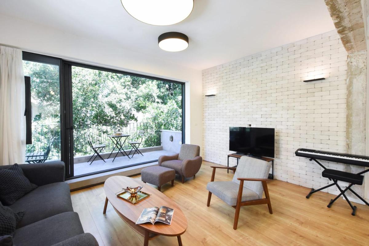 Design 2BR in Dizengoff st by HolyGuest - main image