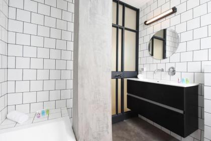 Design 2BR in Dizengoff st by HolyGuest - image 14