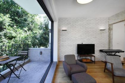 Design 2BR in Dizengoff st by HolyGuest - image 3