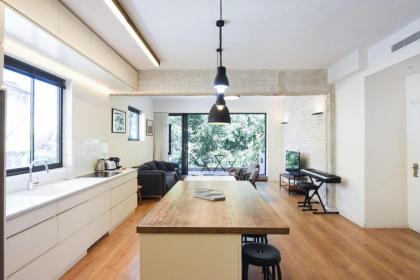 Design 2BR in Dizengoff st by HolyGuest - image 4