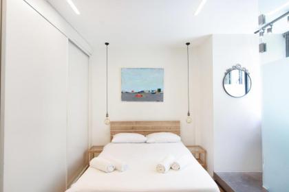 Design 2BR in Dizengoff st by HolyGuest - image 8