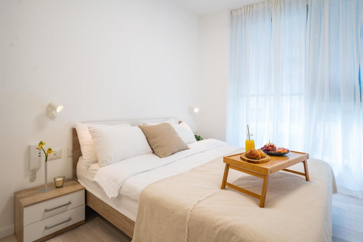 Deluxe Apartment in Top Tel Aviv Neighbourhood by Sea N' Rent - image 7