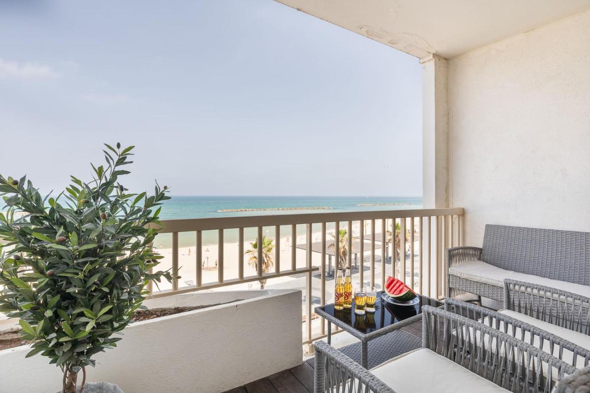 Beach Front Apartment with Amazing Panoramic Sea View Balcony by Sea N' Rent - main image