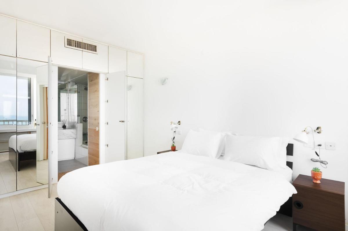 Beach Front Apartment with Amazing Panoramic Sea View Balcony by Sea N' Rent - image 5