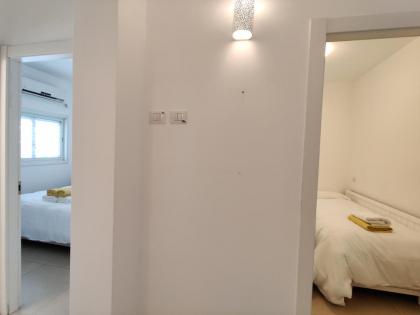 2BDR Holiday Home by Mezizim Beach and TLV Port! - image 16