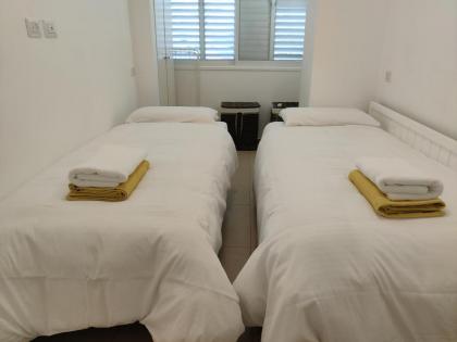 2BDR Holiday Home by Mezizim Beach and TLV Port! - image 17