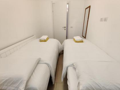 2BDR Holiday Home by Mezizim Beach and TLV Port! - image 19