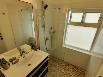 2BDR Holiday Home by Mezizim Beach and TLV Port! - image 4