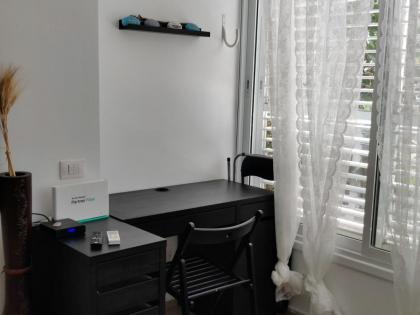 2BDR Holiday Home by Mezizim Beach and TLV Port! - image 6