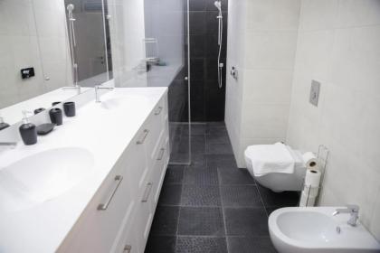 YalaRent Midtown towers TLV - image 3