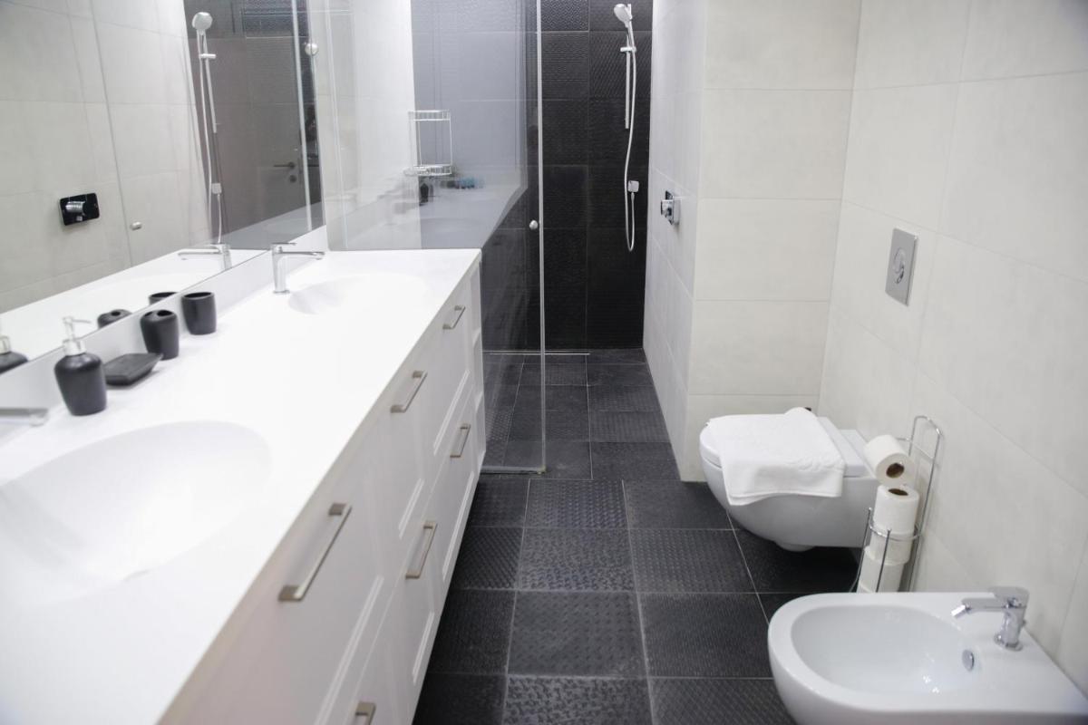 YalaRent Midtown towers TLV - image 3