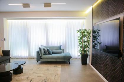YalaRent Midtown towers TLV - image 8