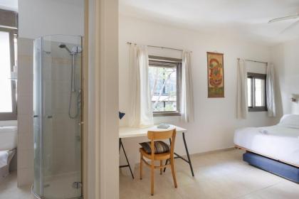 Cozy 3BR Apt w Big Windows 5 Min Walk From Beach by Sea N' Rent - image 10