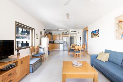 Cozy 3BR Apt w Big Windows 5 Min Walk From Beach by Sea N' Rent - image 5