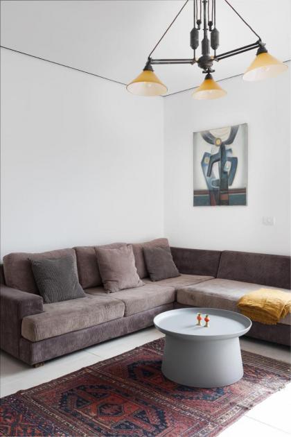 Elegant 2BR Apartment with Balcony & Mamad in Jaffa by Sea N' Rent - image 13