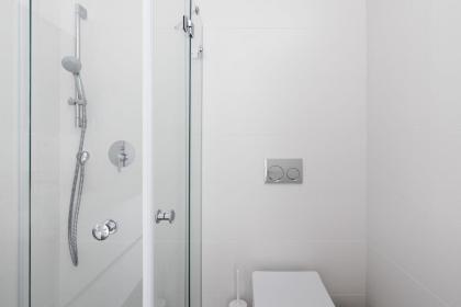Elegant 2BR Apartment with Balcony & Mamad in Jaffa by Sea N' Rent - image 15