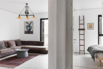 Elegant 2BR Apartment with Balcony & Mamad in Jaffa by Sea N' Rent - image 8