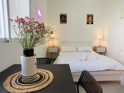 Lev Florentin Apartments 