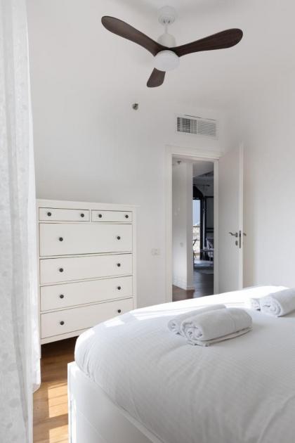 Elegant Apartment w Balcony & Mamad in Heart of Tel Aviv by Sea N' Rent - image 16