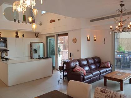 Jaffa sea front luxury Duplex Port & Old City 2m walk - image 6
