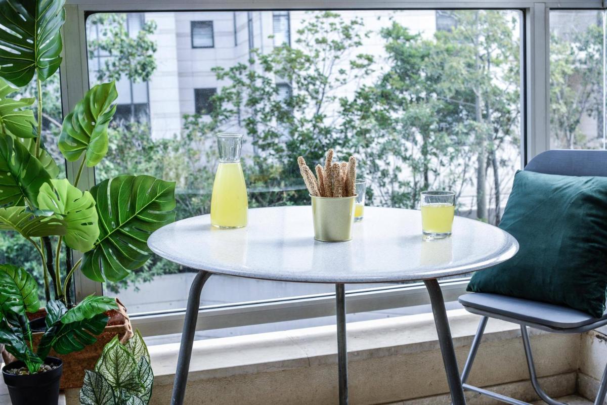 Charming 1BR Apt w Balcony In the Heart of TLV by Sea N' Rent - image 5