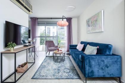 Charming 1BR Apt w Balcony In the Heart of TLV by Sea N' Rent - image 6