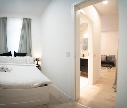 Montefiore Luxury Apartment By Nimizz - image 13