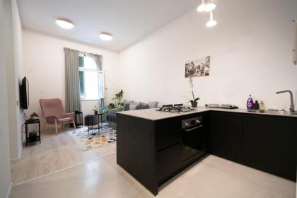 Montefiore Luxury Apartment By Nimizz - image 9