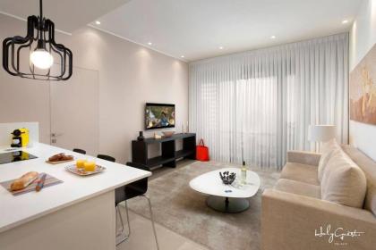 Chic 1BR in White City by HolyGuest 