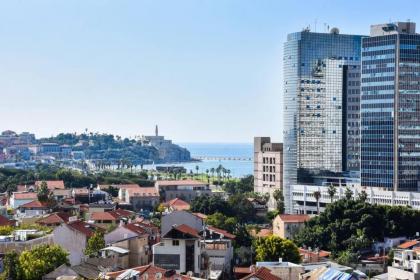 Amazing 2BR Condo with Sea View by HolyGuest - image 12