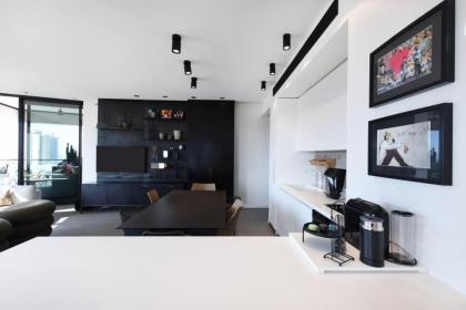 Amazing 2BR Condo with Sea View by HolyGuest - image 18